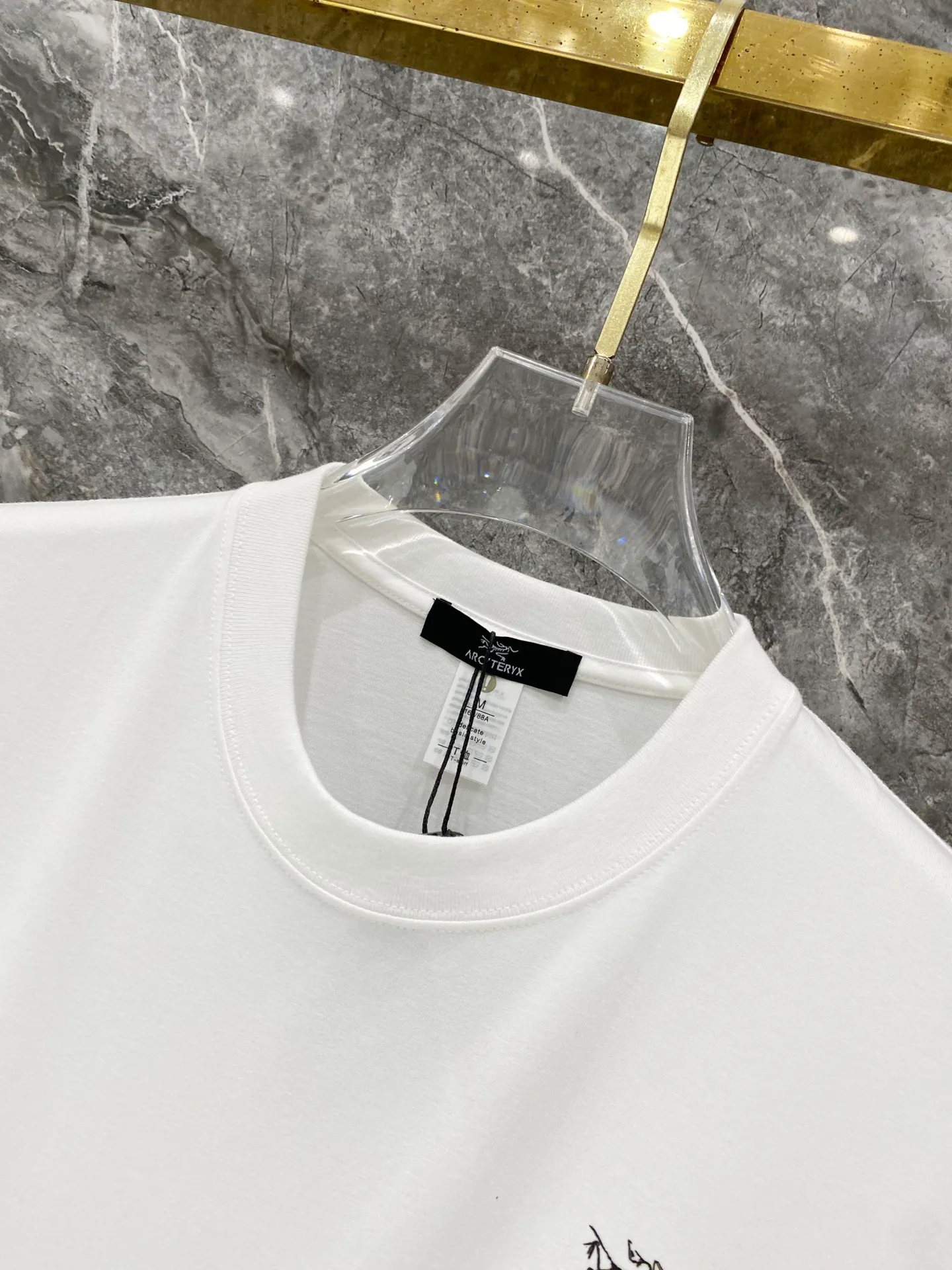 （ ）Classic logo ， Quality Original ， ， ， Premium 。 ！ Sizes: M-3XL : g